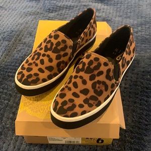 Natural black on black Leo mesh fabric size